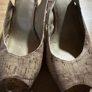 Jaclyn Smith sling back shoes